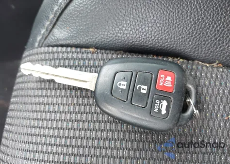 2016 Toyota Corolla S Plus z USA, uszkodzony, nr VIN 2T1BURHE0GC628996